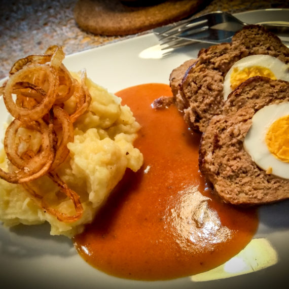 Klassischer faschierter Braten